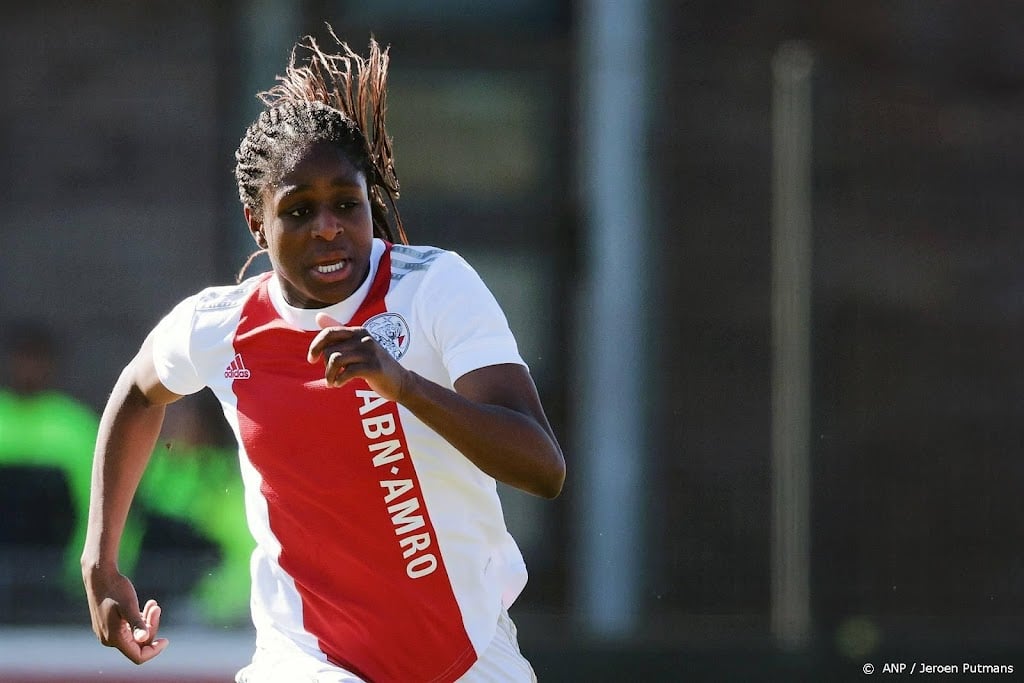Voetbalster Van der Most van Ajax naar FC Utrecht