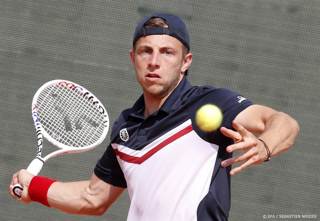 Tennisser Griekspoor keert na blessure terug met winst in Genève