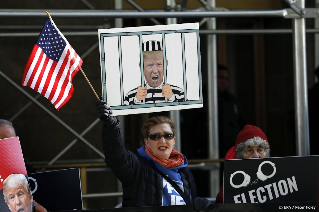 Trump-rechtszaak rond Stormy Daniels in maart 2024 van start