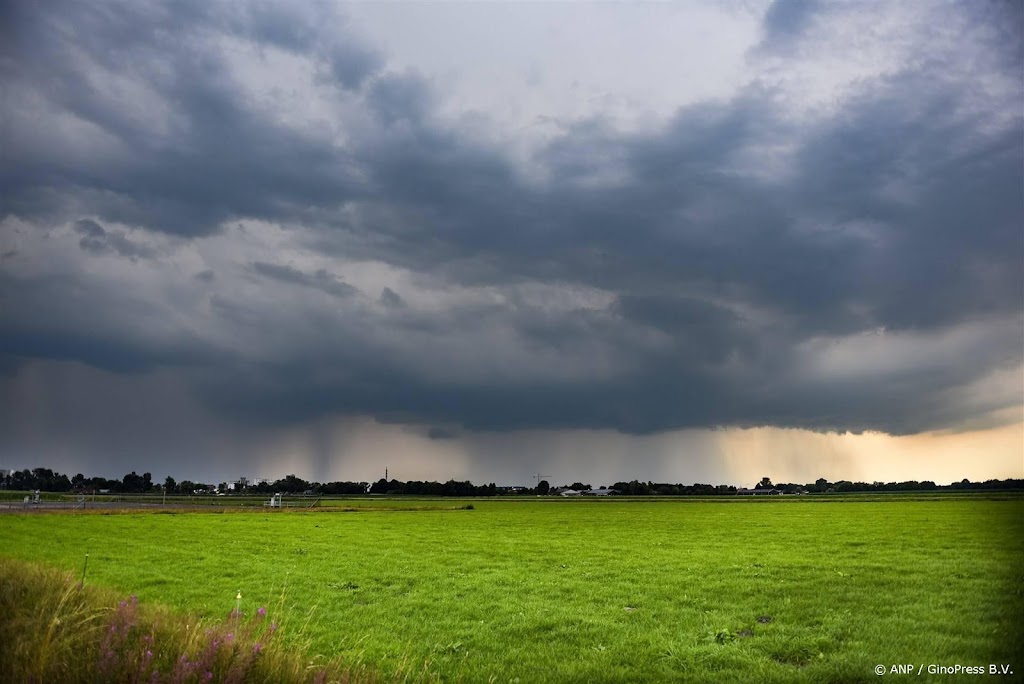 KNMI: vrijdag en zaterdag in heel Nederland kans op onweersbuien