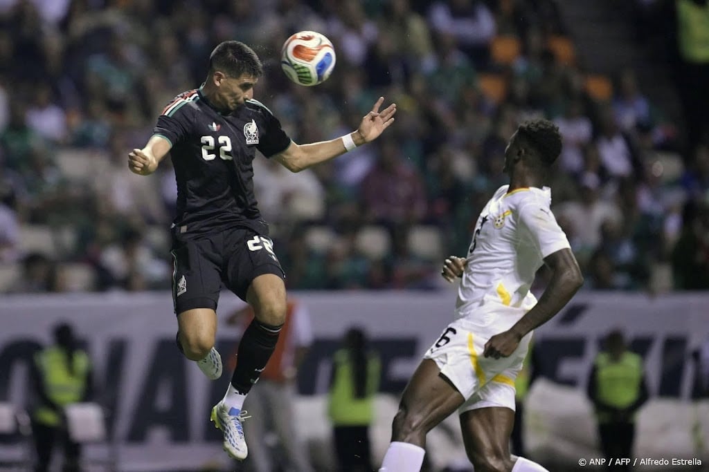 Mexico doet richting WK vertrouwen op met zege op Ghana
