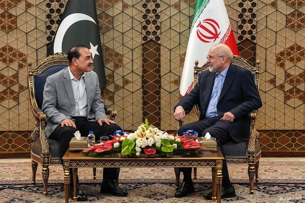 Toponderhandelaar Iran hamert op rechten van zijn land