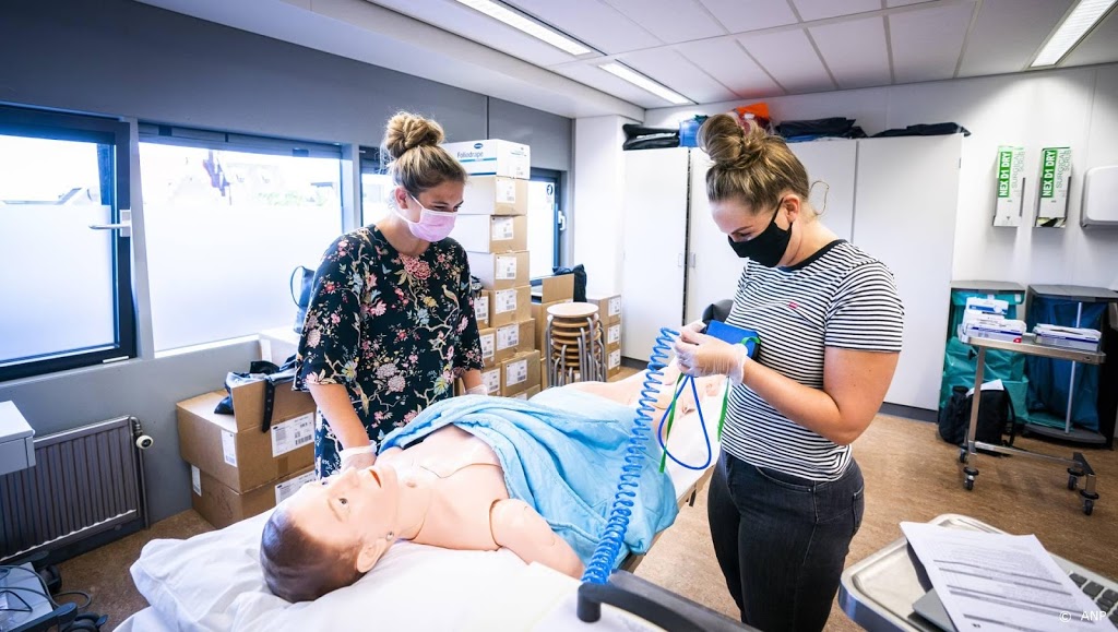 Steeds meer studenten kiezen voor hbo-opleiding verpleegkunde