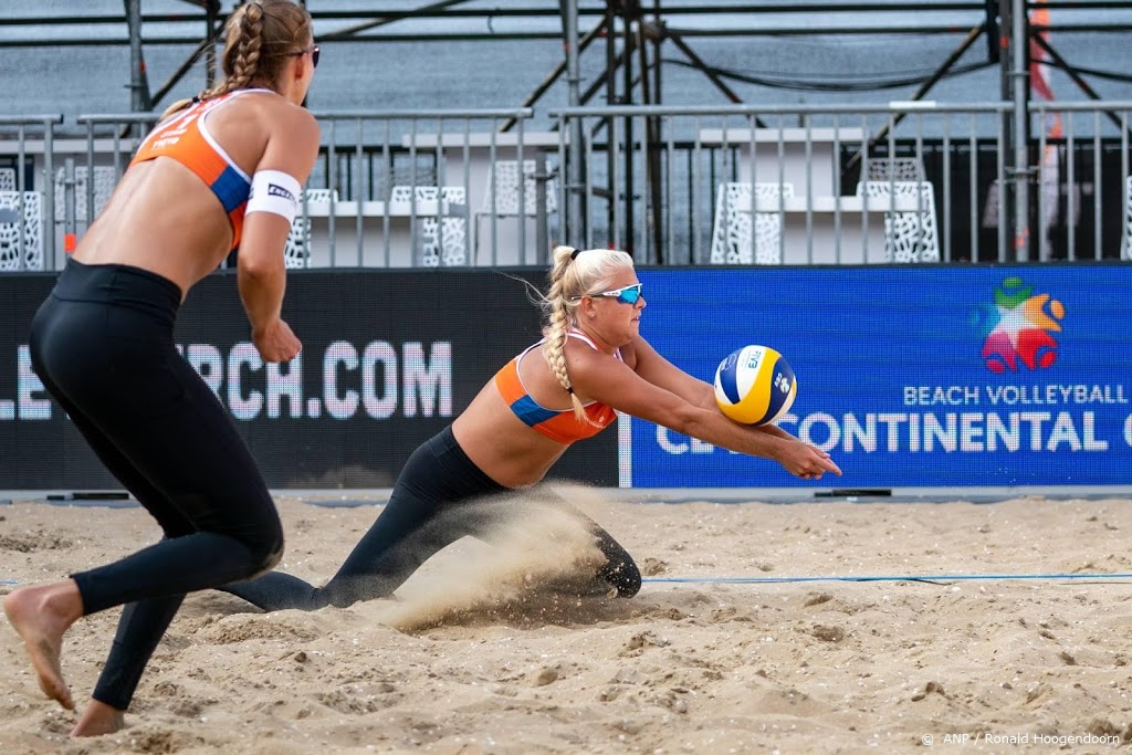 Beachvolleybalsters naar kwartfinales in Den Haag