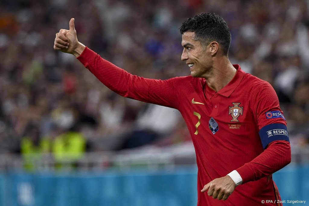 Titelhouder Portugal dankzij topscorer Ronaldo naar laatste 16