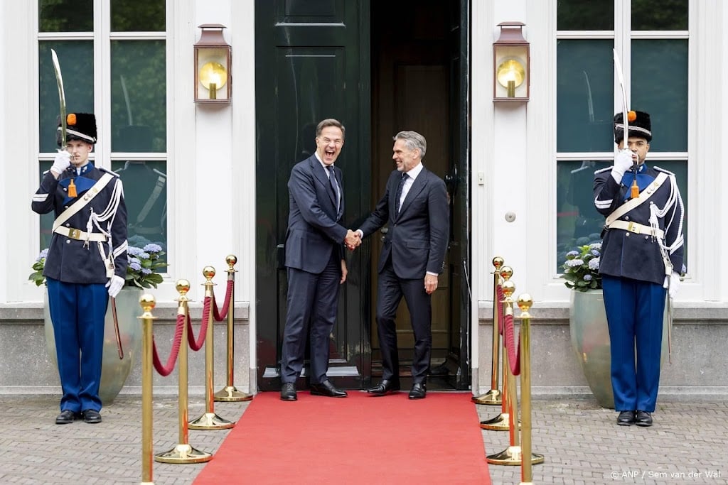 Schoof praat met Rutte op Catshuis in aanloop naar NAVO-top