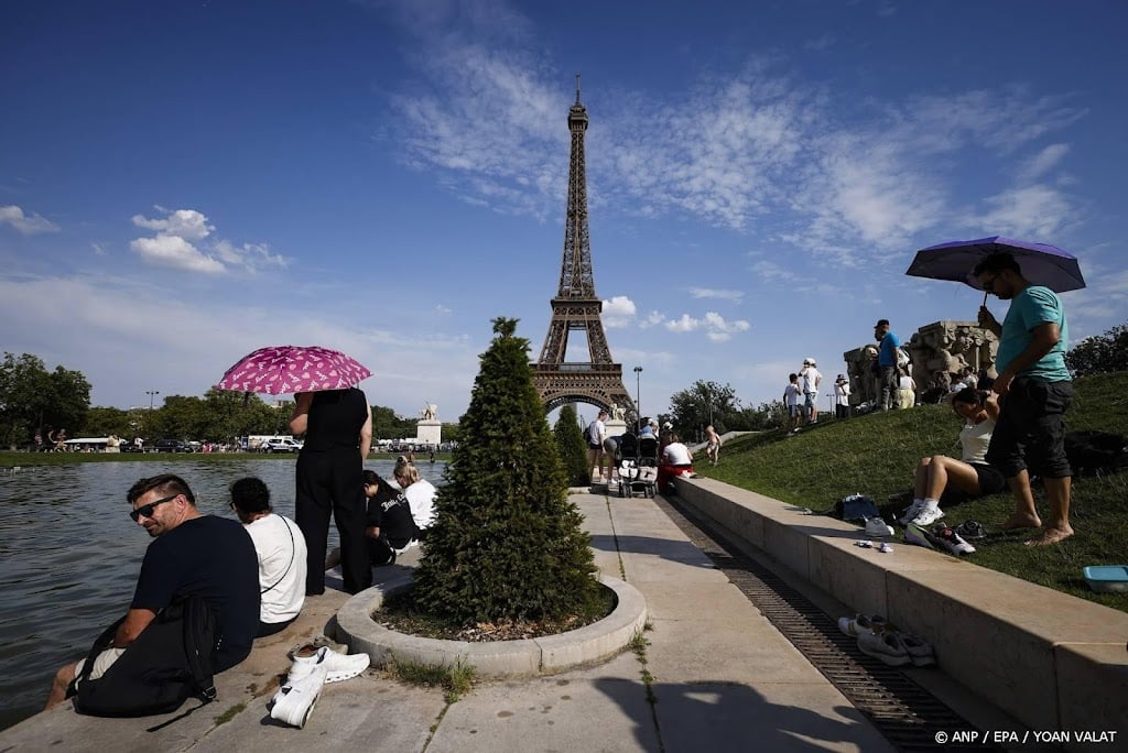 Eiffeltoren en Louvre wijzigen openingstijden vanwege hitte