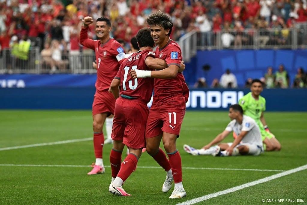 Portugal ruim langs Oezbekistan op WK met hoofdrol Ronaldo
