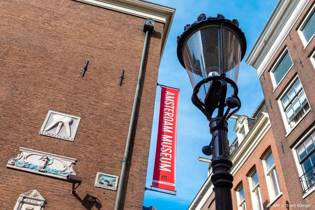 Amsterdam vervangt alle gloeilampen op straat voor ledverlichting
