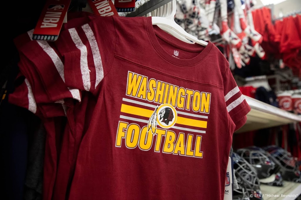 American footballclub laat 'Redskins' nu al vallen