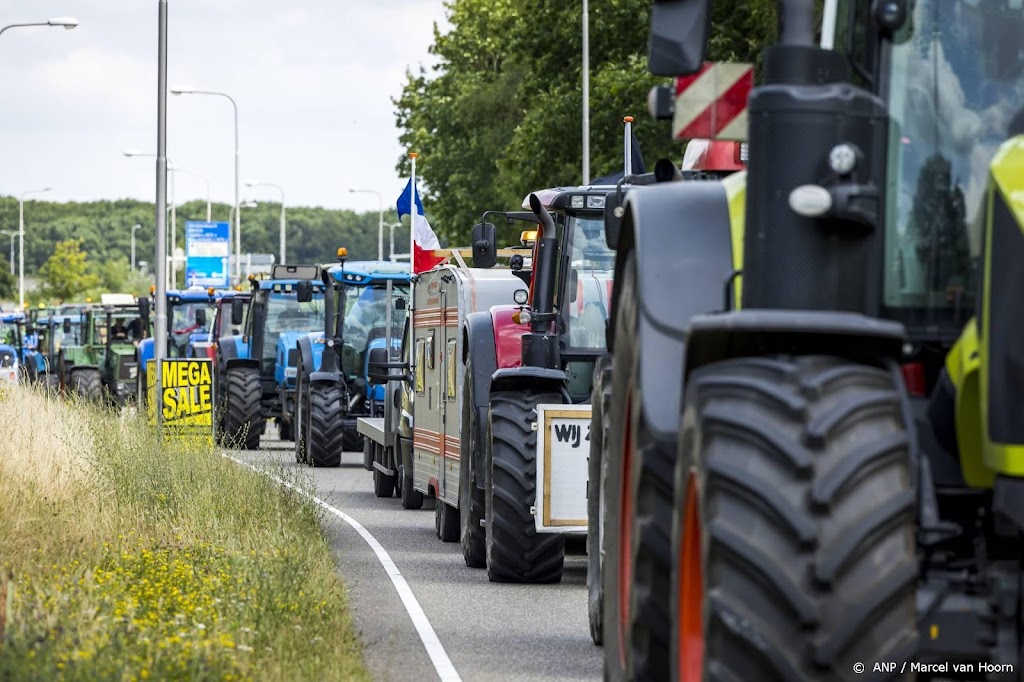 Protest met tractoren op de Dam tegen stikstofbeleid en meer