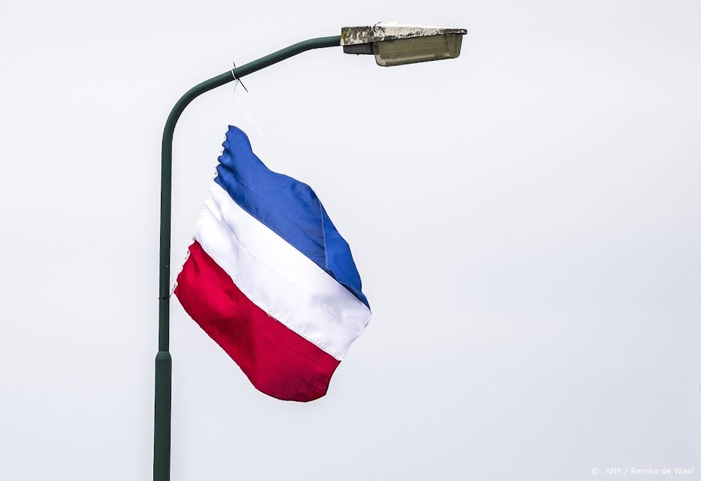 Omgekeerde Nederlandse vlag bij Torentje geplaatst