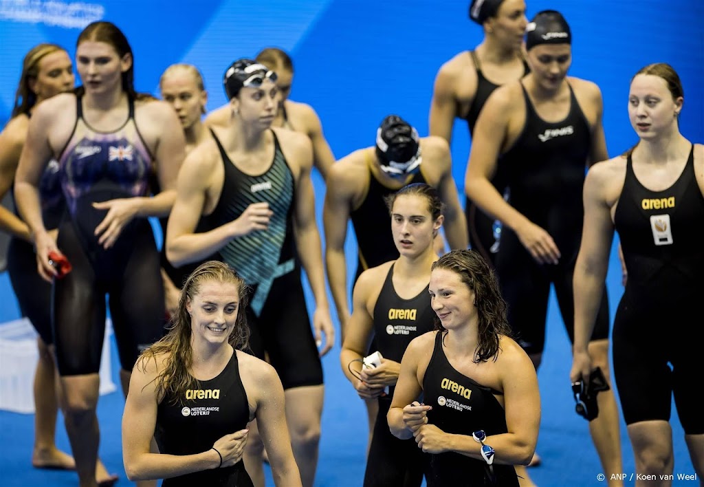 Zwemsters zesde op 4x100 vrije slag, wereldrecord Australië 