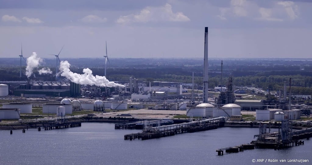Meer olie via haven Rotterdam vanwege sluiting Straat van Hormuz