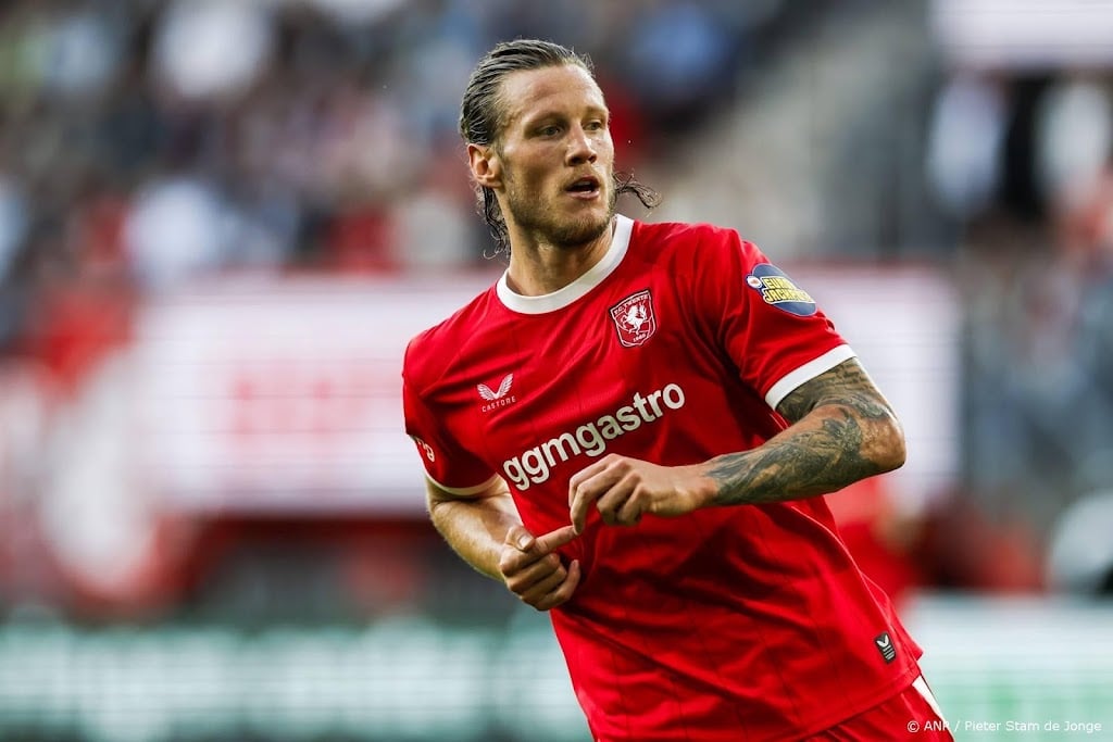 FC Twente begint met aanwinst Weghorst aan duel met Ferencváros