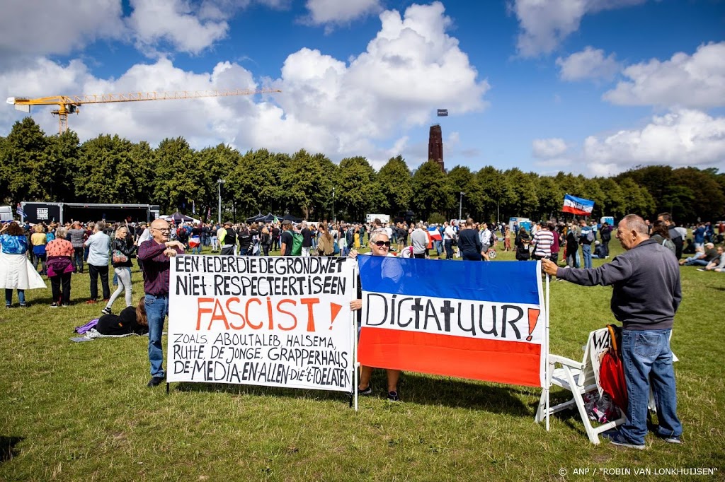 Demonstratie tegen coronaregels op Malieveld rustig verlopen