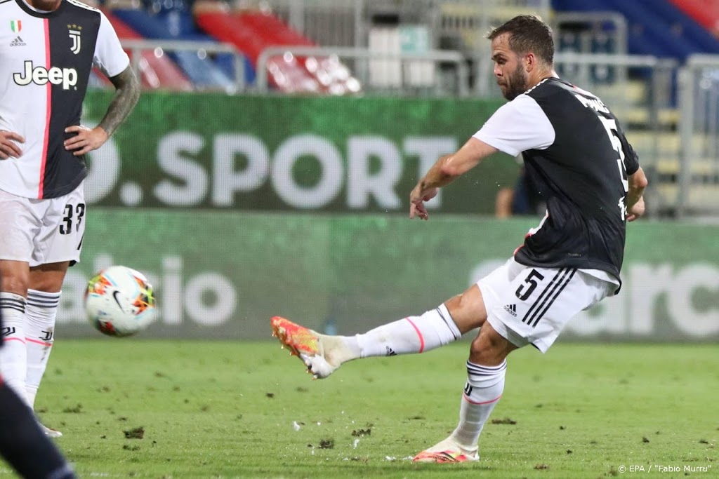 Middenvelder Pjanic van Barcelona heeft corona 