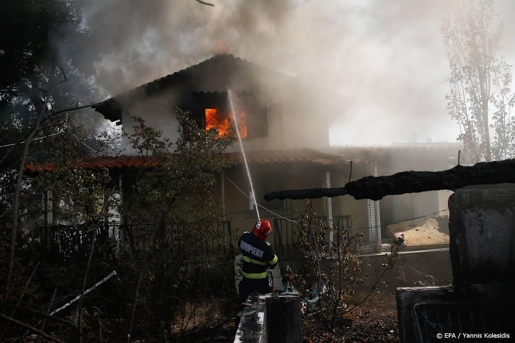 Nieuwe evacuaties Griekse dorpen door bosbrand