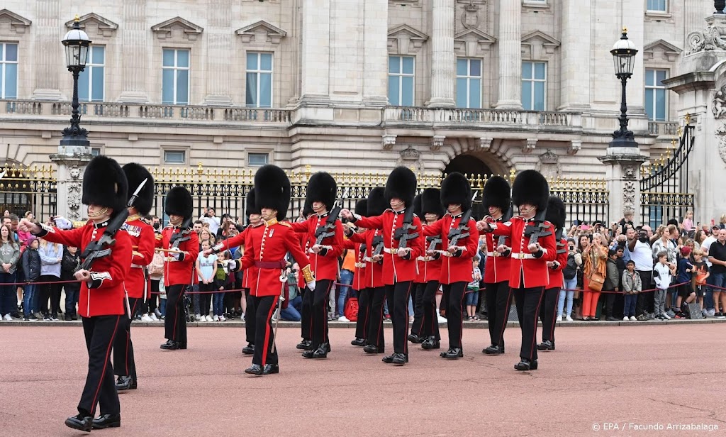 Eerste wisseling van de wacht Buckingham Palace sinds corona