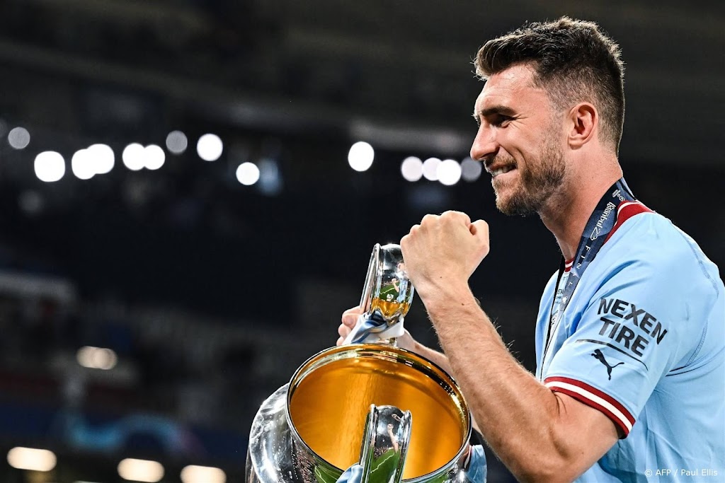 Voetballer Laporte kondigt afscheid bij Manchester City aan