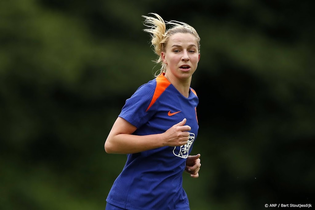 Voetbalster Groenen tot medio 2027 bij Paris Saint-Germain