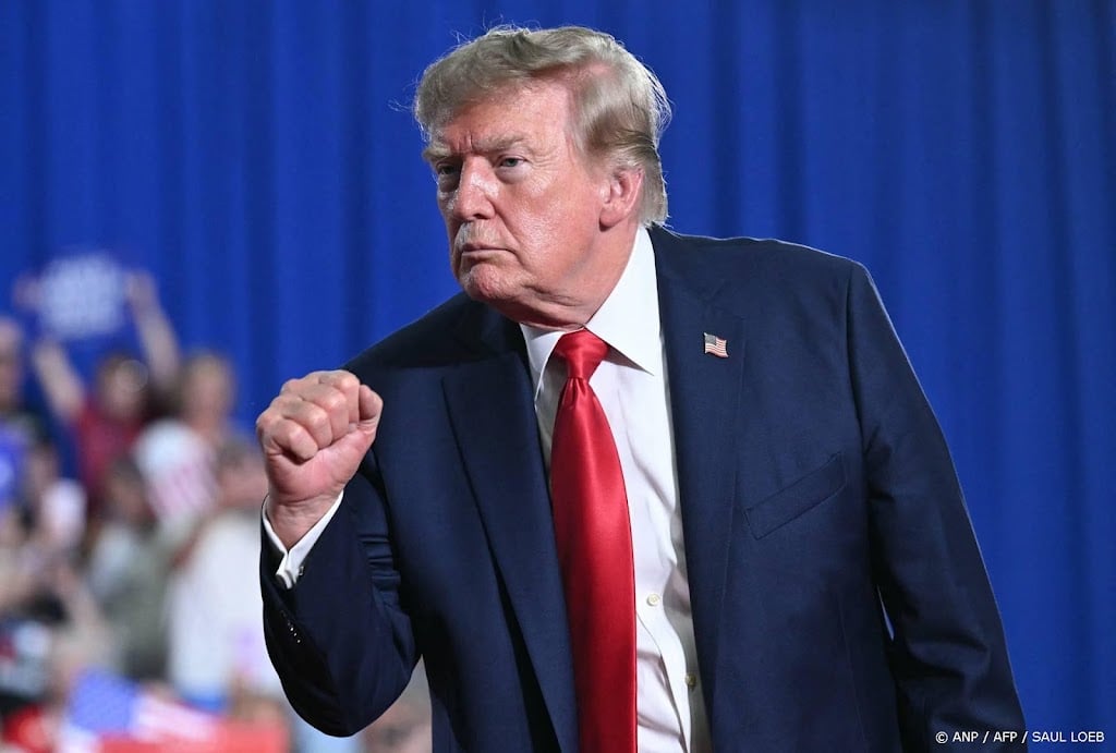 Trump deed in juni meer dan duizend beurstransacties
