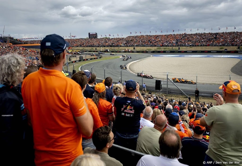 Dutch GP hervat na opruimen autowrak Verstappen