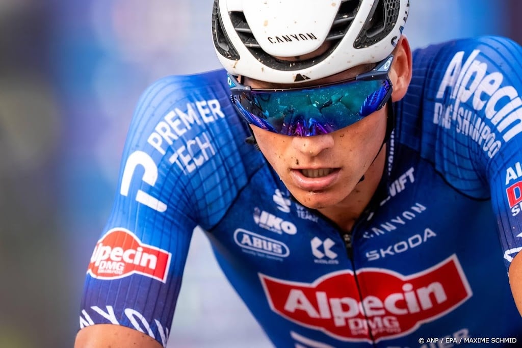 Van der Poel nipt tweede bij rentree op mountainbike in Les Gets
