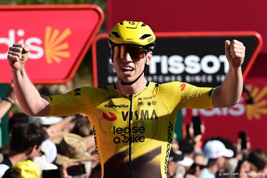 Brit Brennan (21) sprint naar zege in tweede etappe Vuelta