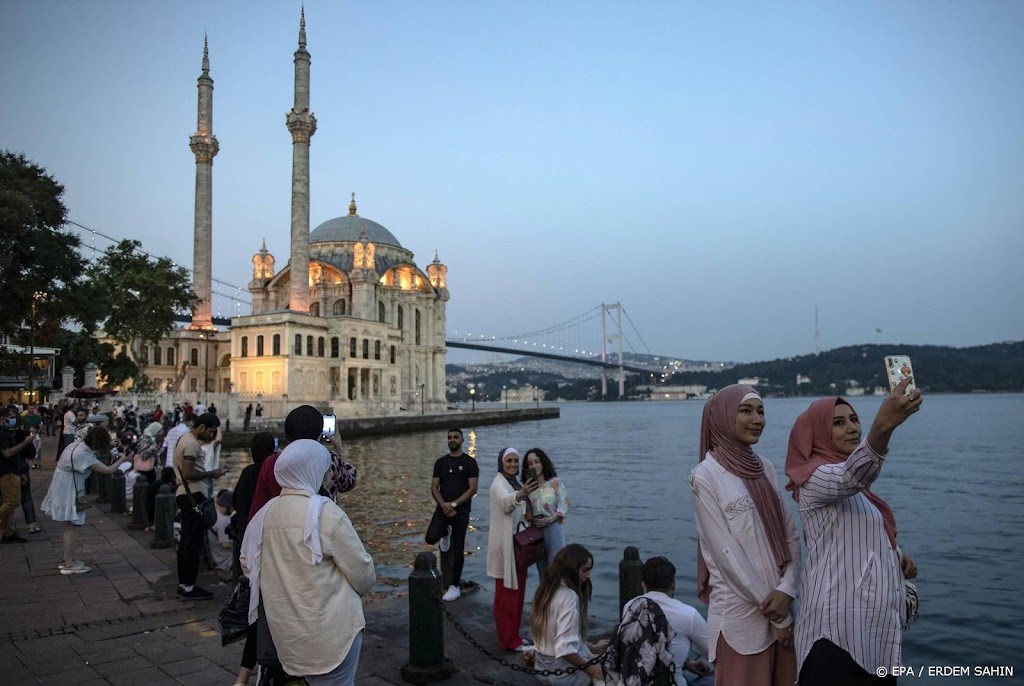 Turkije verwelkomt veel meer toeristen, maar minder Russen 