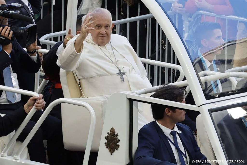 Paus noemt Middellandse Zee 'kerkhof van onze waardigheid' 
