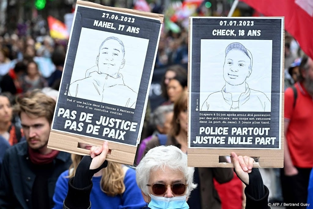 'Onacceptabel geweld' tijdens Franse mars tegen politiegeweld