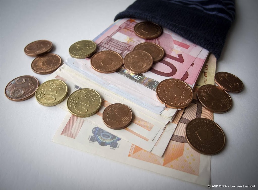 Nederlandse overheid heeft minder schuld, krijgt meer binnen 