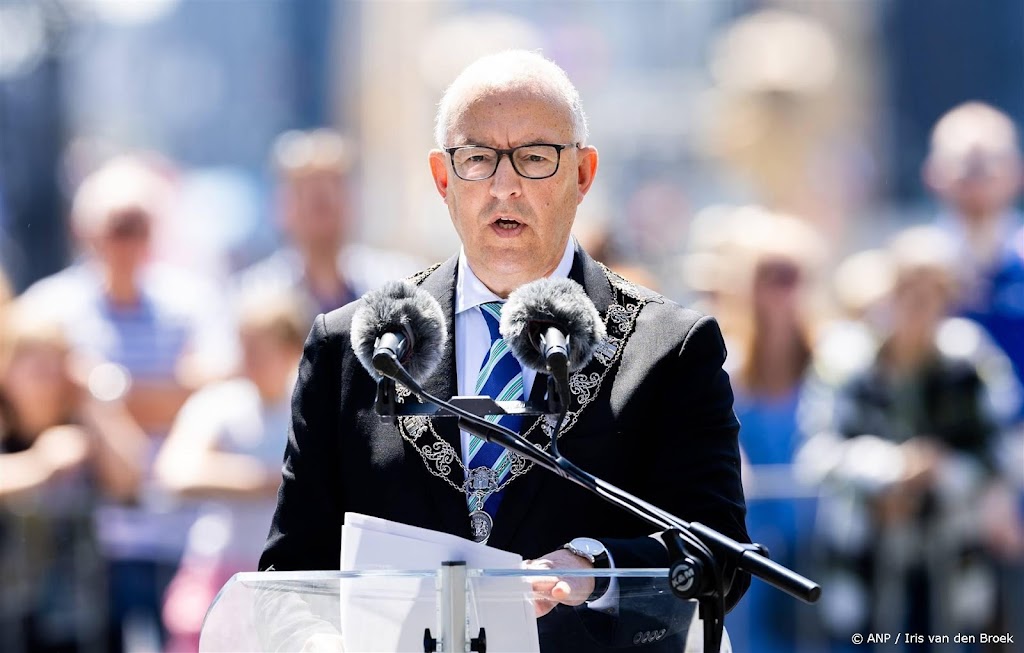 Aboutaleb gaat met de Kuip praten over veiligheid horecapersoneel