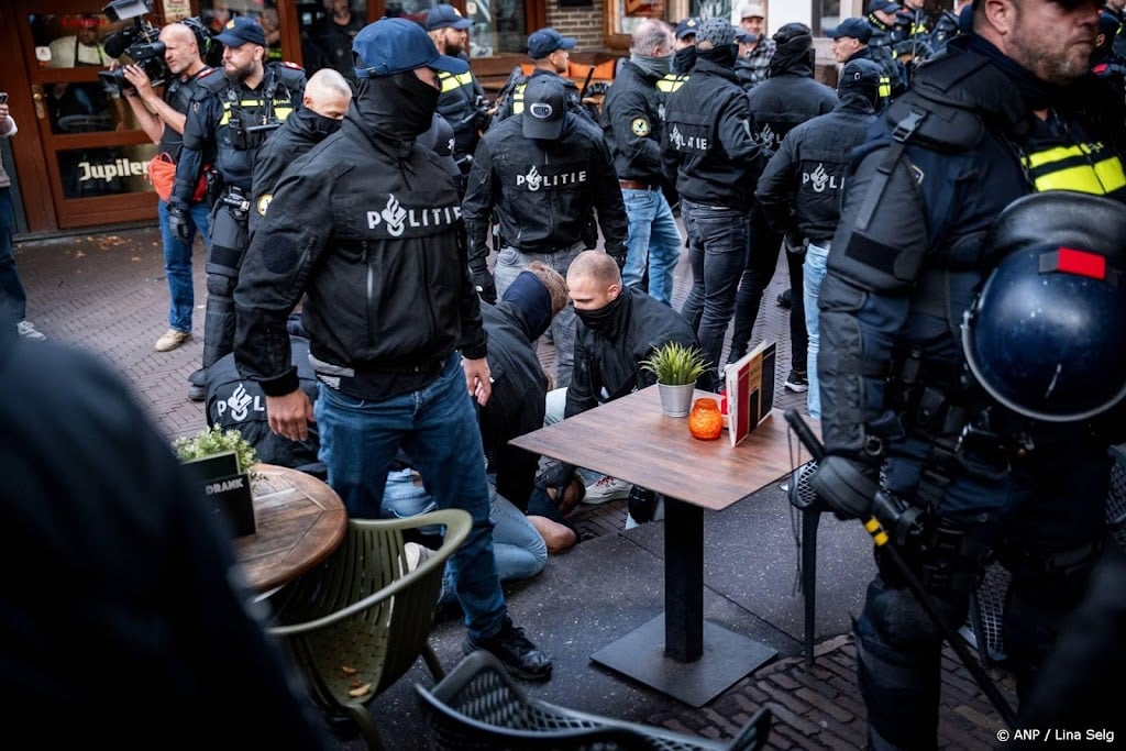 OM eist zes weken cel tegen eerste verdachte rellen Den Haag