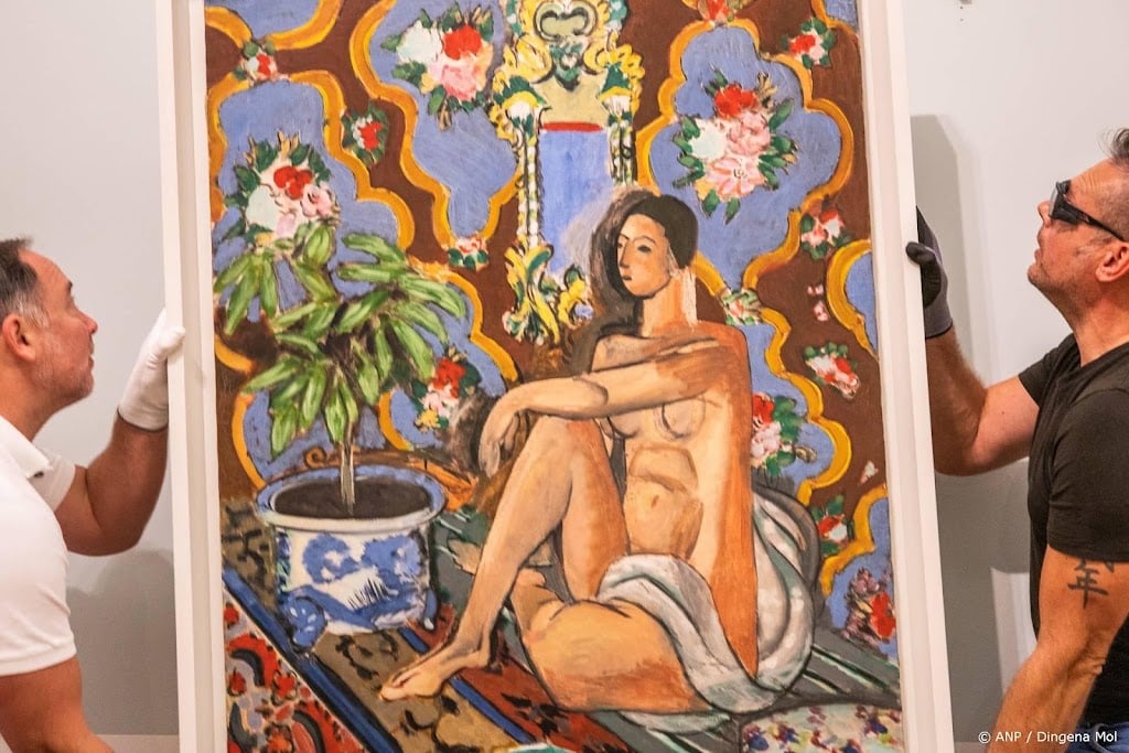 H'ART start inrichting Matisse-expo met uitpakken sleutelwerk