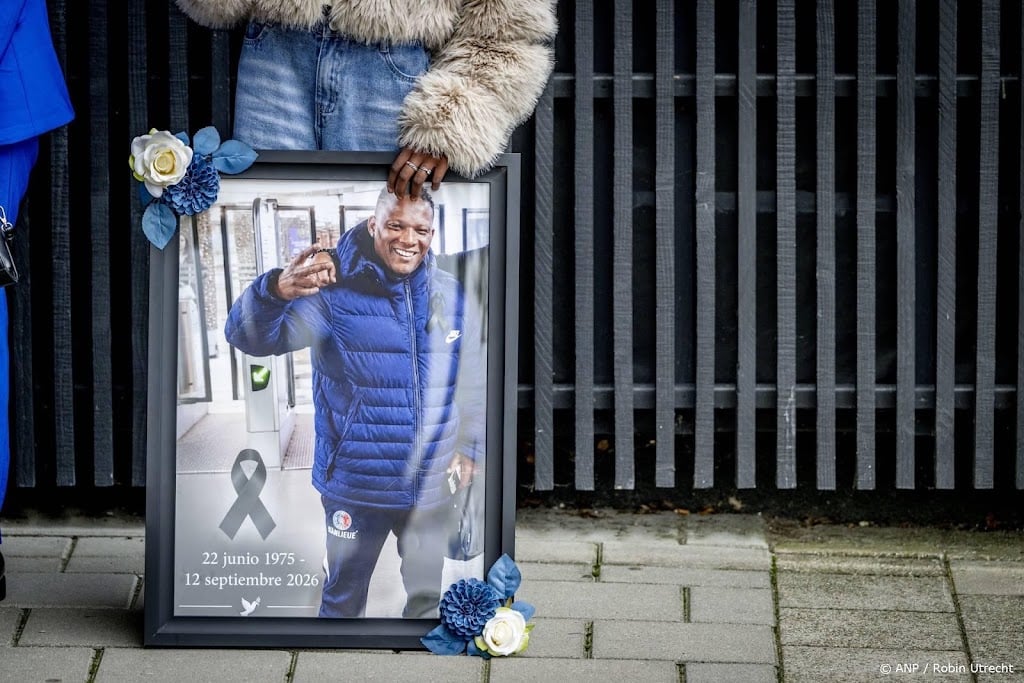 Tientallen herdenken Alfredo Goeloe met stille tocht in Utrecht