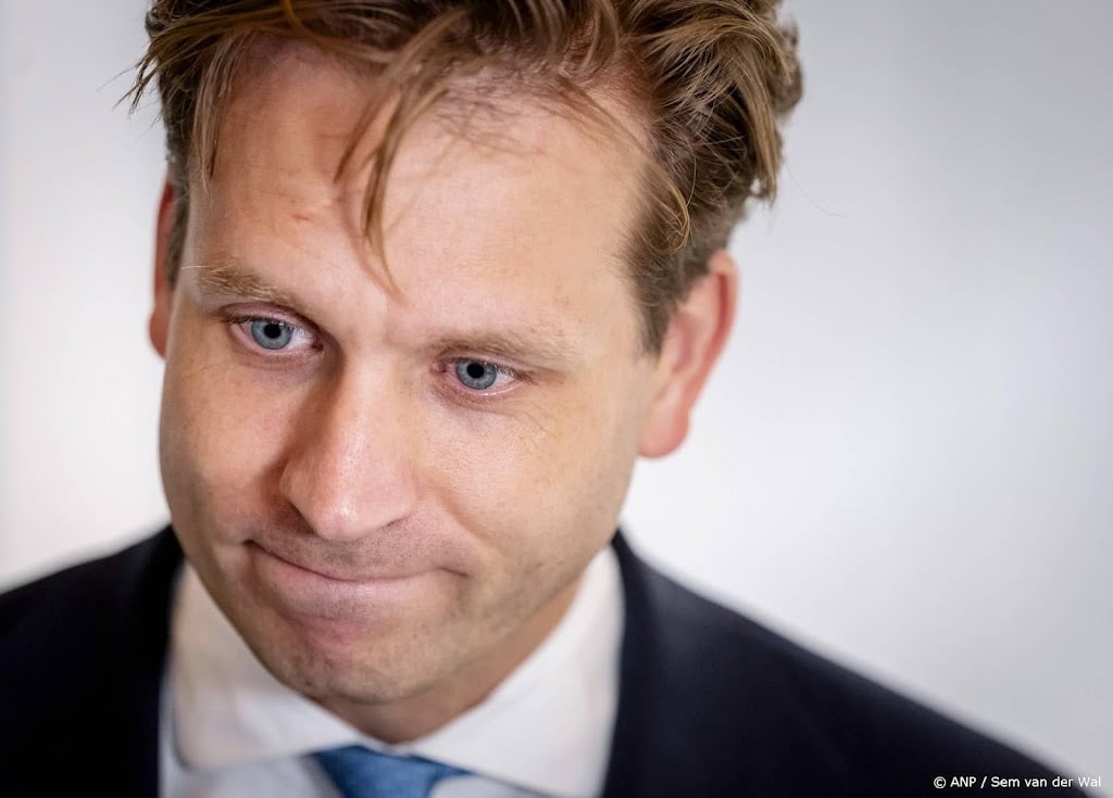 Karremans houdt vast aan voorstel medewerkers in raad Schiphol