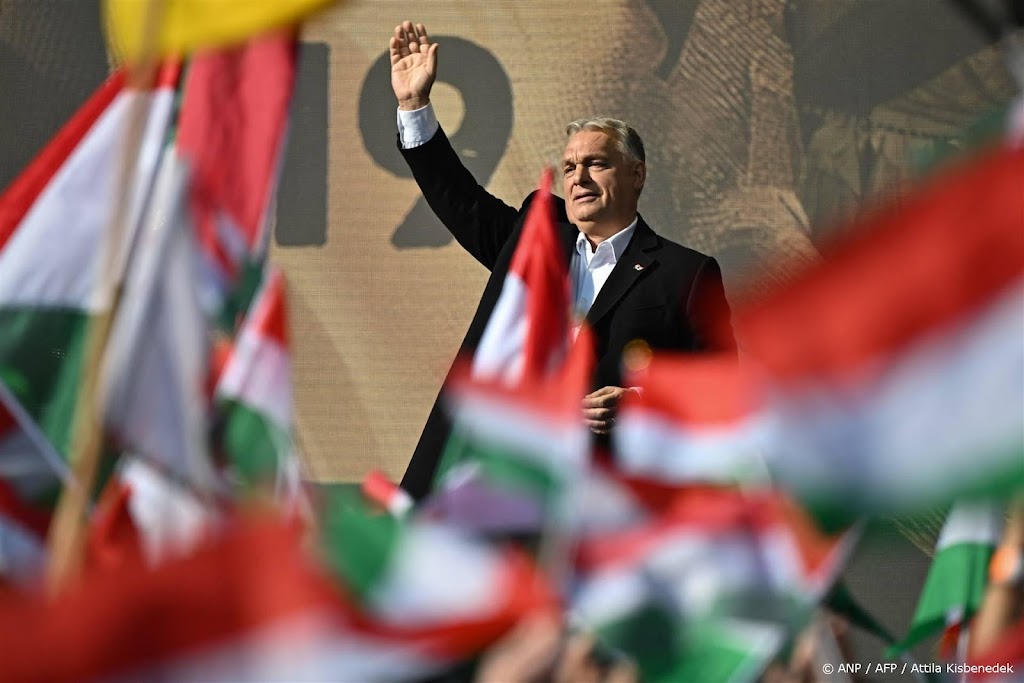 Orbán roept bij herdenking opstand 1956 op tot verzet tegen EU