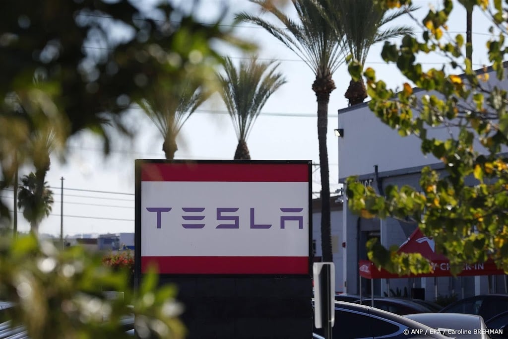 Tesla voert winst op dankzij kostenbesparingen en emissierechten