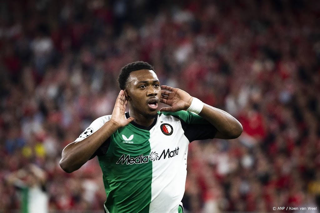 Uitblinker Milambo scoort tweemaal voor Feyenoord tegen Benfica
