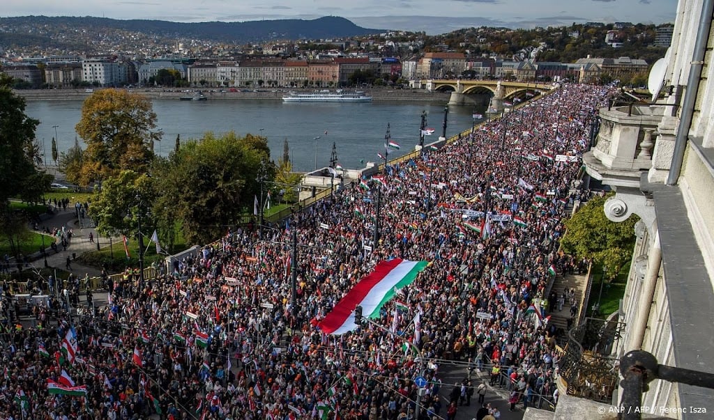 Grote protesten op Hongaarse herdenkingsdag anti-Sovjetopstand