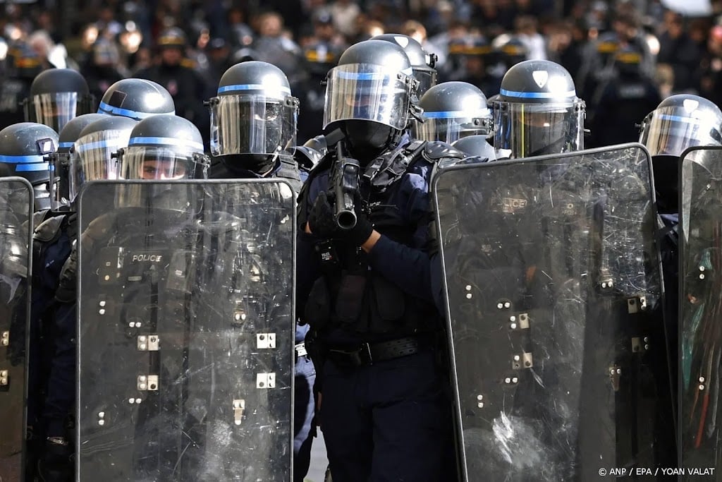 Frankrijk zet 70.000 agenten in bij protesten zaterdag