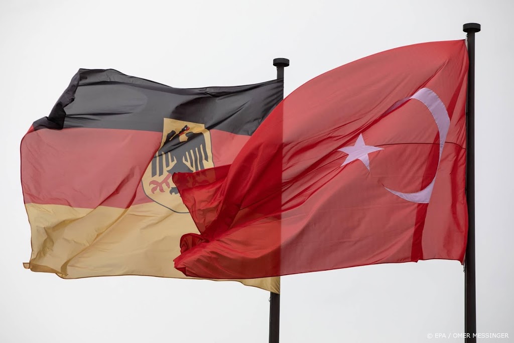 Turks schip stuurt Duitse controleurs wapenembargo weg