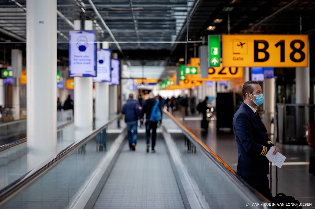Luchtvaartbranche komt met 'coronapaspoort' voor reizigers