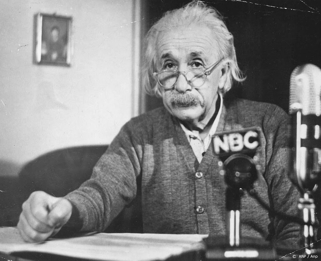 Manuscript Einstein geveild voor ruim 11 miljoen euro