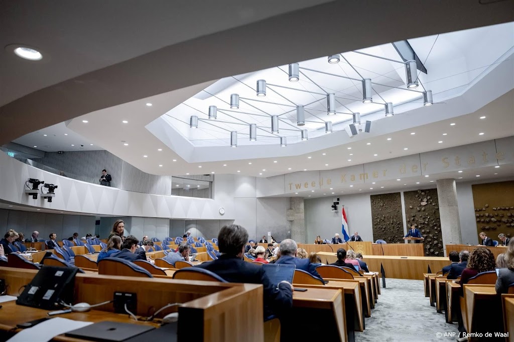 Oppositiepartijen sluiten verbond tegen onderwijsbezuinigingen