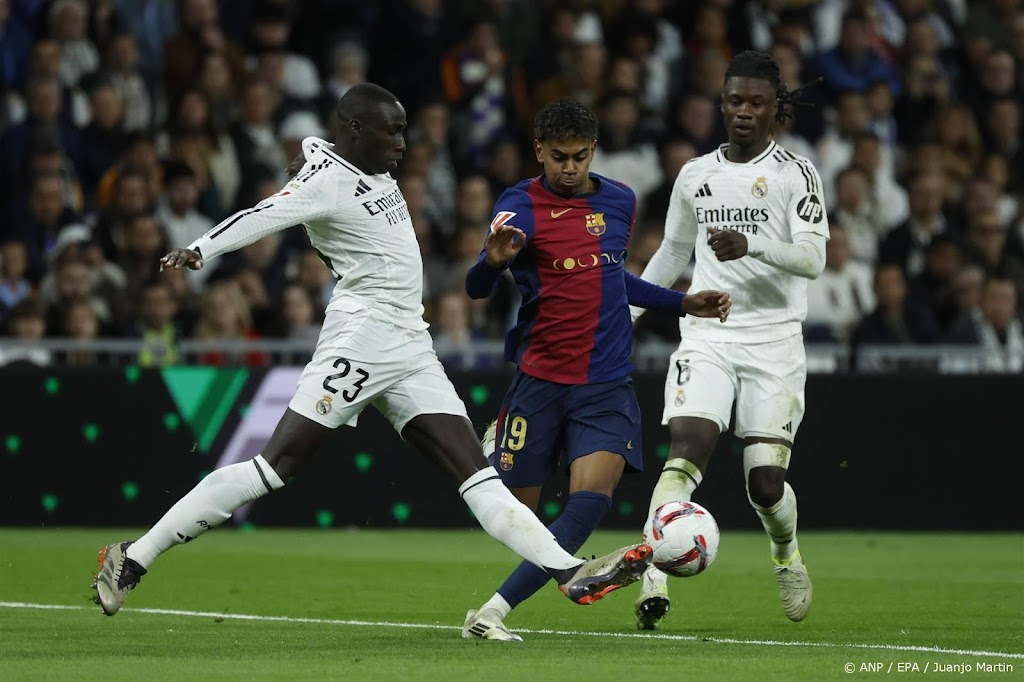 Drie arrestaties na racisme tegen Barça-spelers in El Clásico