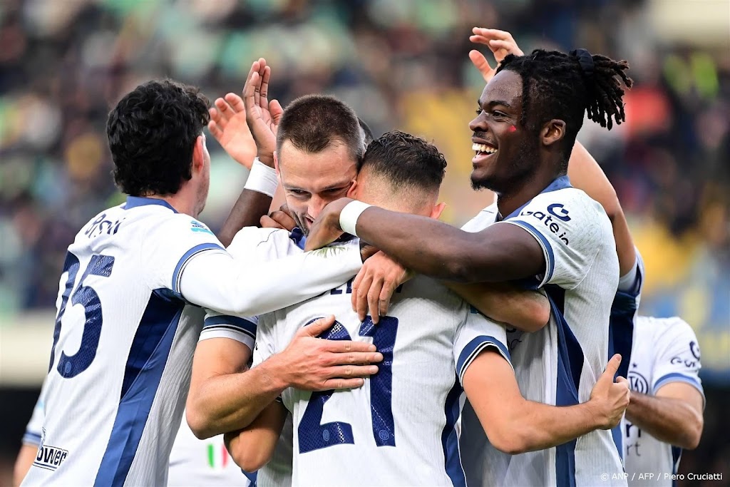 Invaller De Vrij scoort bij 5-0-zege Inter bij Hellas Verona