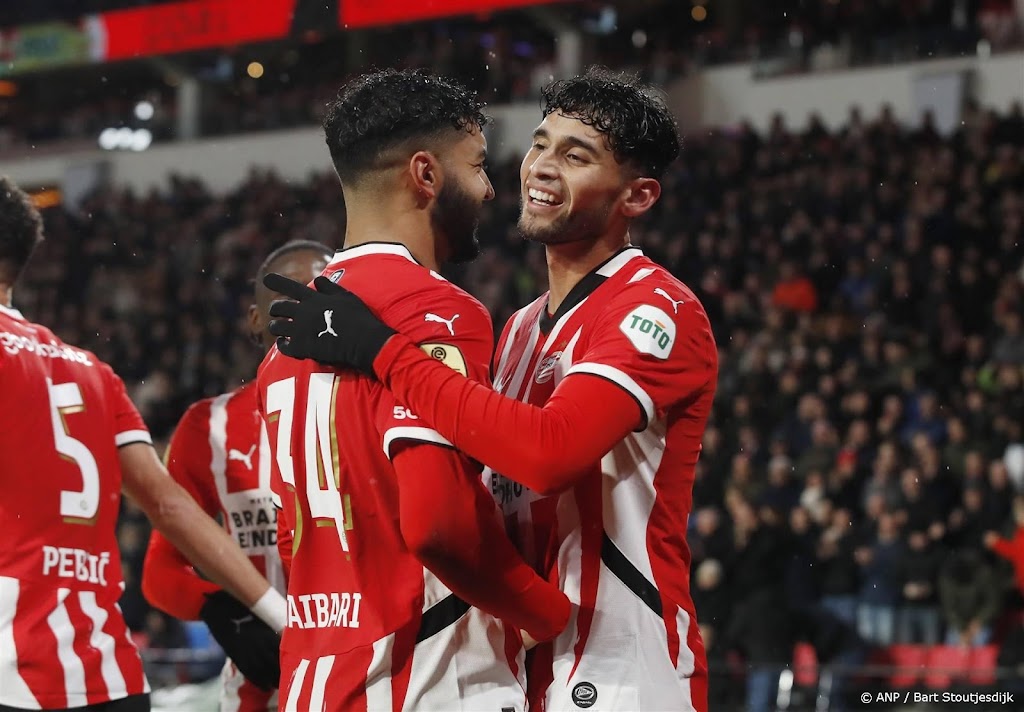 Pepi bij afwezigheid van De Jong drie keer trefzeker voor PSV